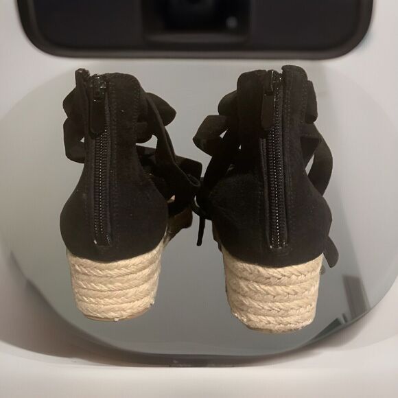 TORRID WOMEN’S SIZE 7.5 WW STRAPPY FLATFORM SANDAL - FAUX SUEDE BLACK - Picture 6 of 10